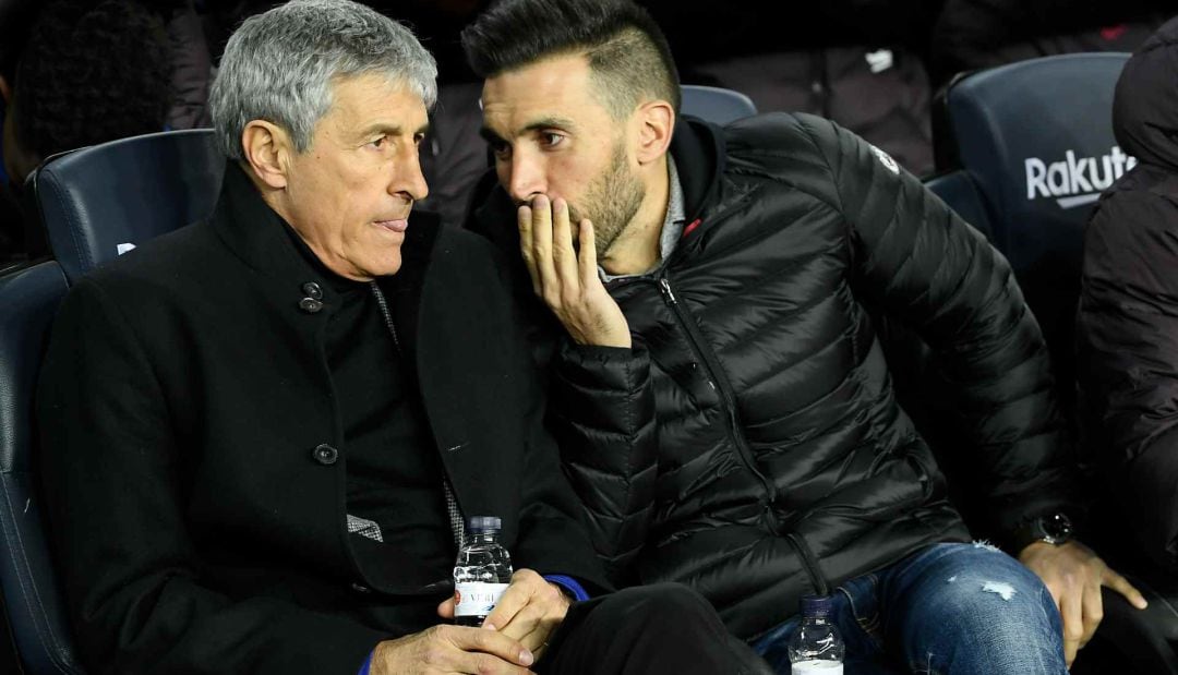 Eder Sarabia, junto a Quique Setién en su etapa en el FC Barcelona.