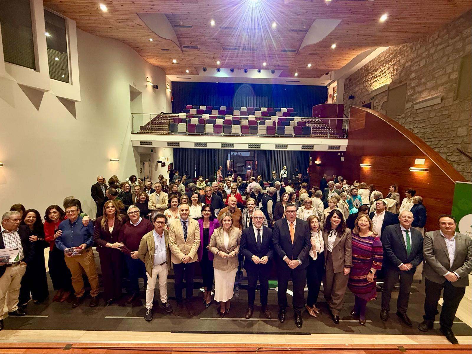 El Pósito ha acogido un acto homenaje a profesionales jubilados del Área de Gestión Sanitaria Norte