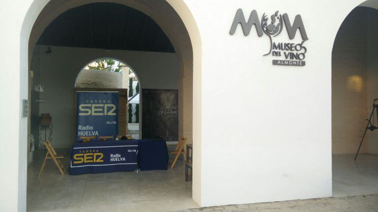 El set de Hoy por Hoy en el Museo del Vino