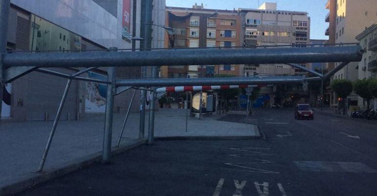 Situación de la lona de la parada de taxis de El Corte Inglés.