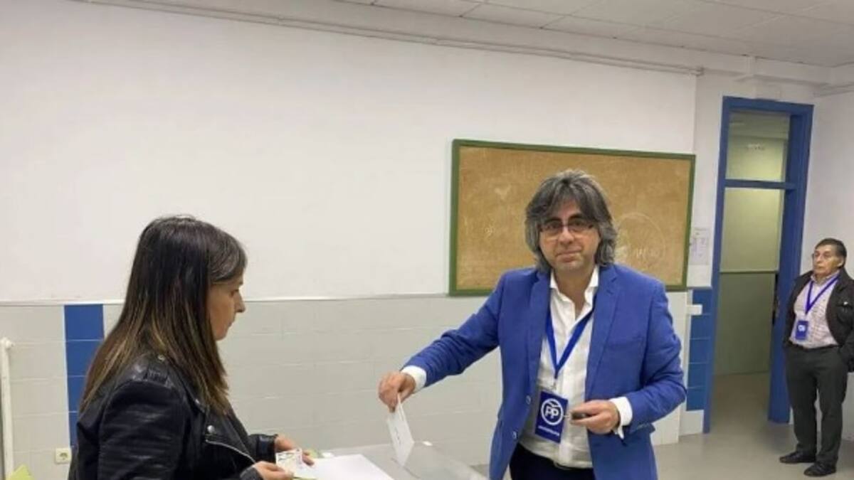 Los ''asesores'' del alcalde de Béjar ''tomaron el Ayuntamiento'' insultando y sin tener cualificación profesional