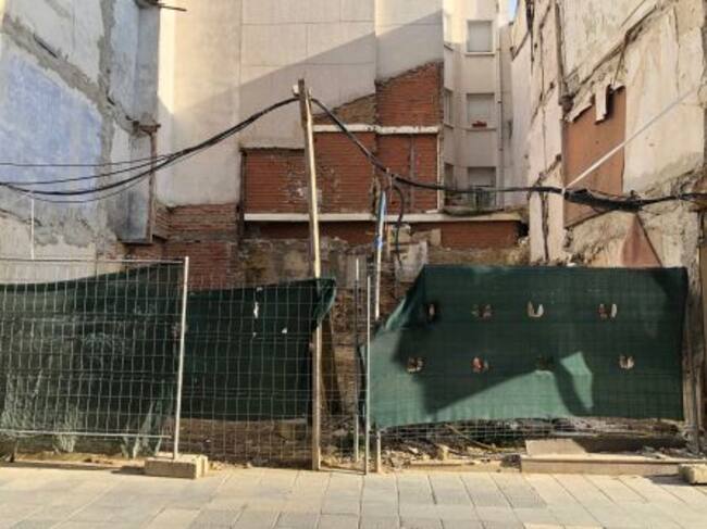 Estado exterior del solar en la calle Barrio y Mier de Palencia