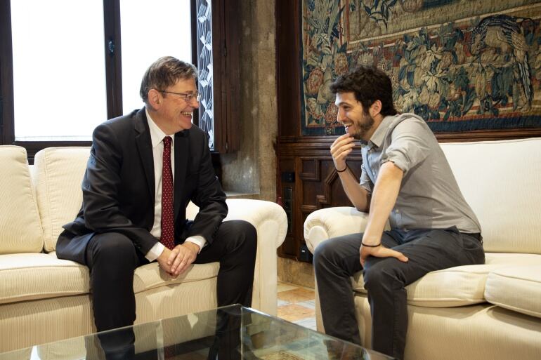 El President de la Generalitat, Ximo Puig, y el secretario general de Podem, Antonio Estañ, durante la reunión que han mantenido en el Palau