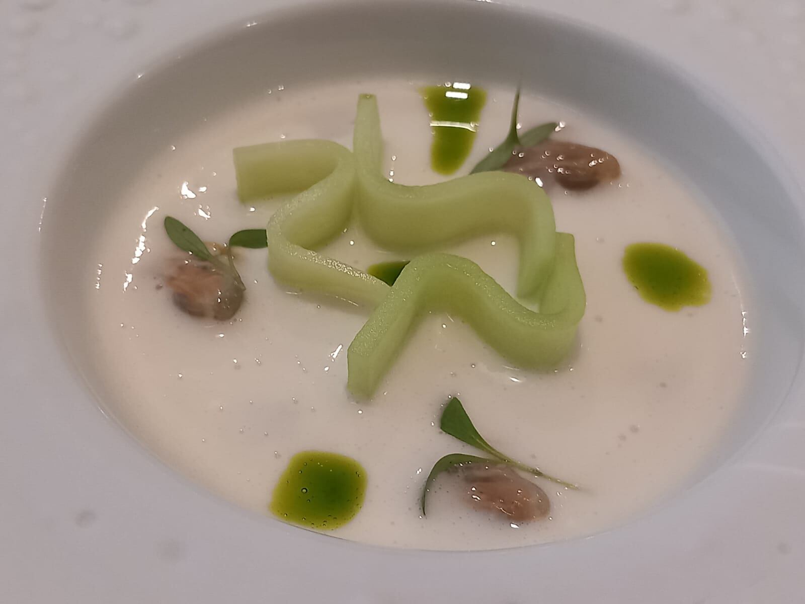 Gazpachuelo frío de moluscos