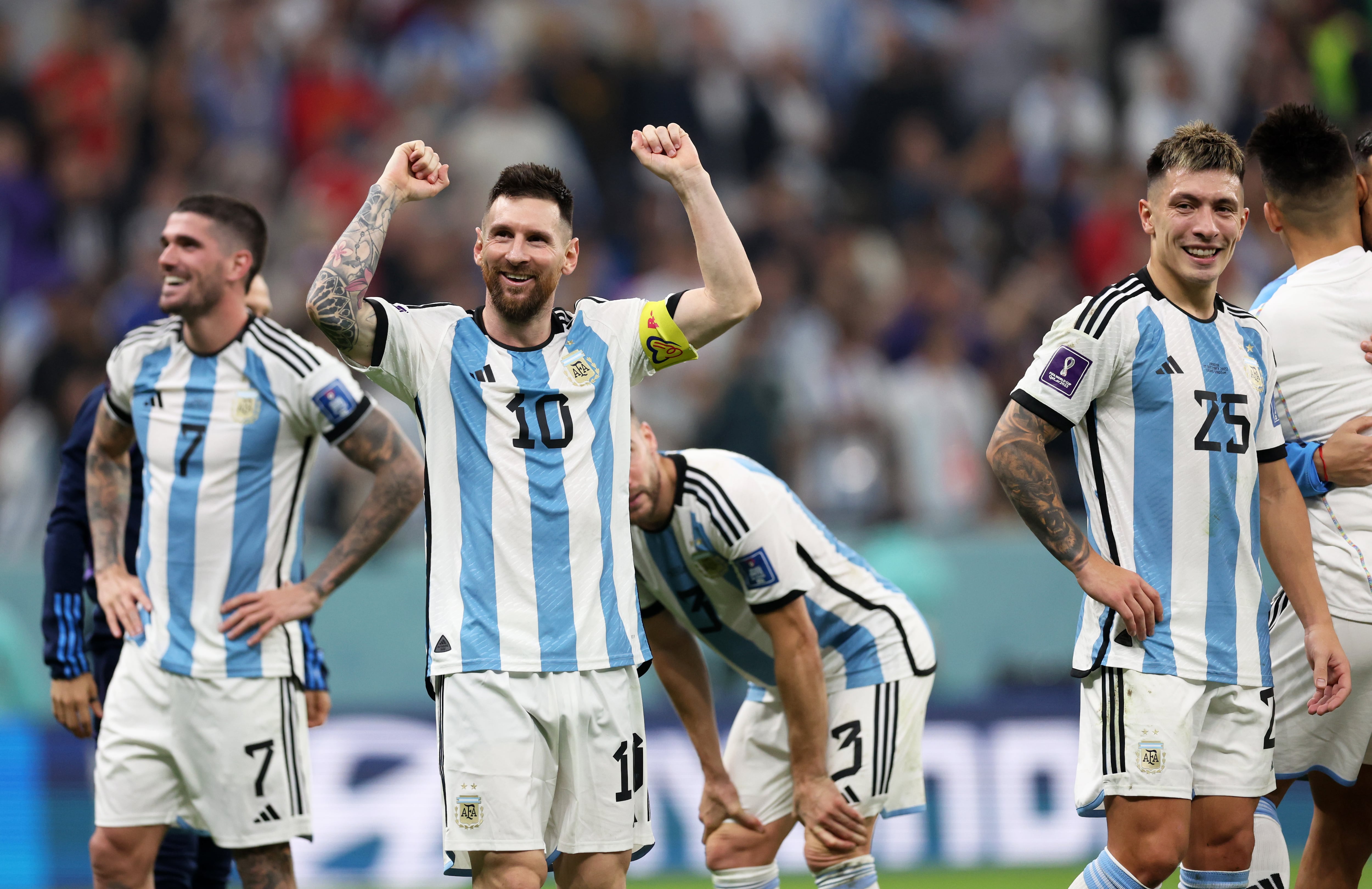 Lionel Messi y sus compañeros celebran el pase a la final.