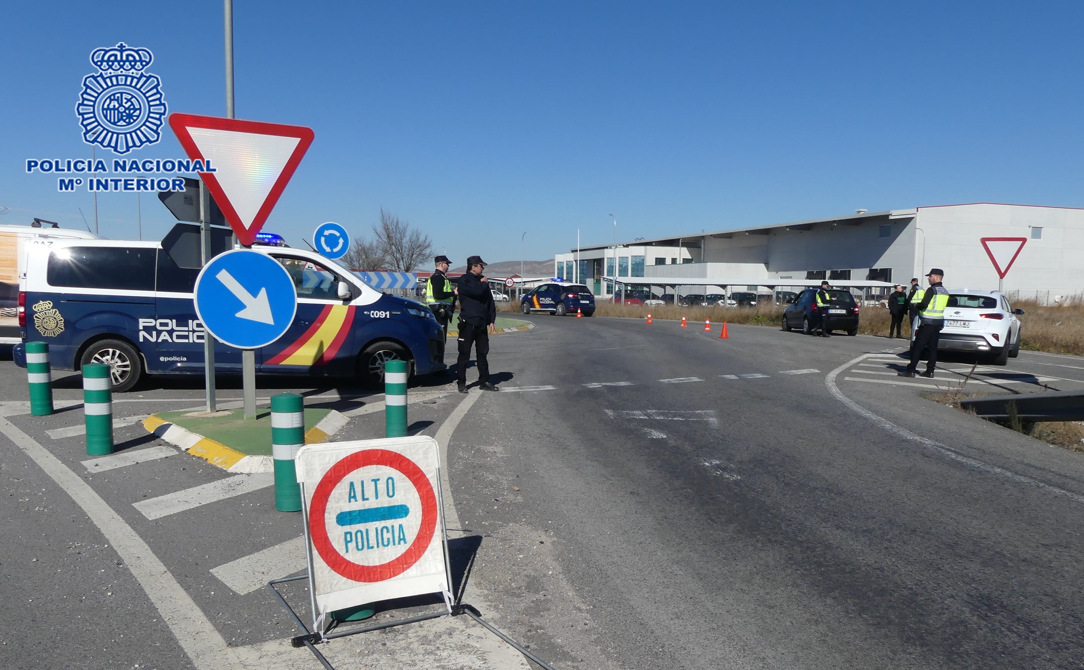 Detenidos por la Policía Nacional tras saltarse un control policial en Yecla