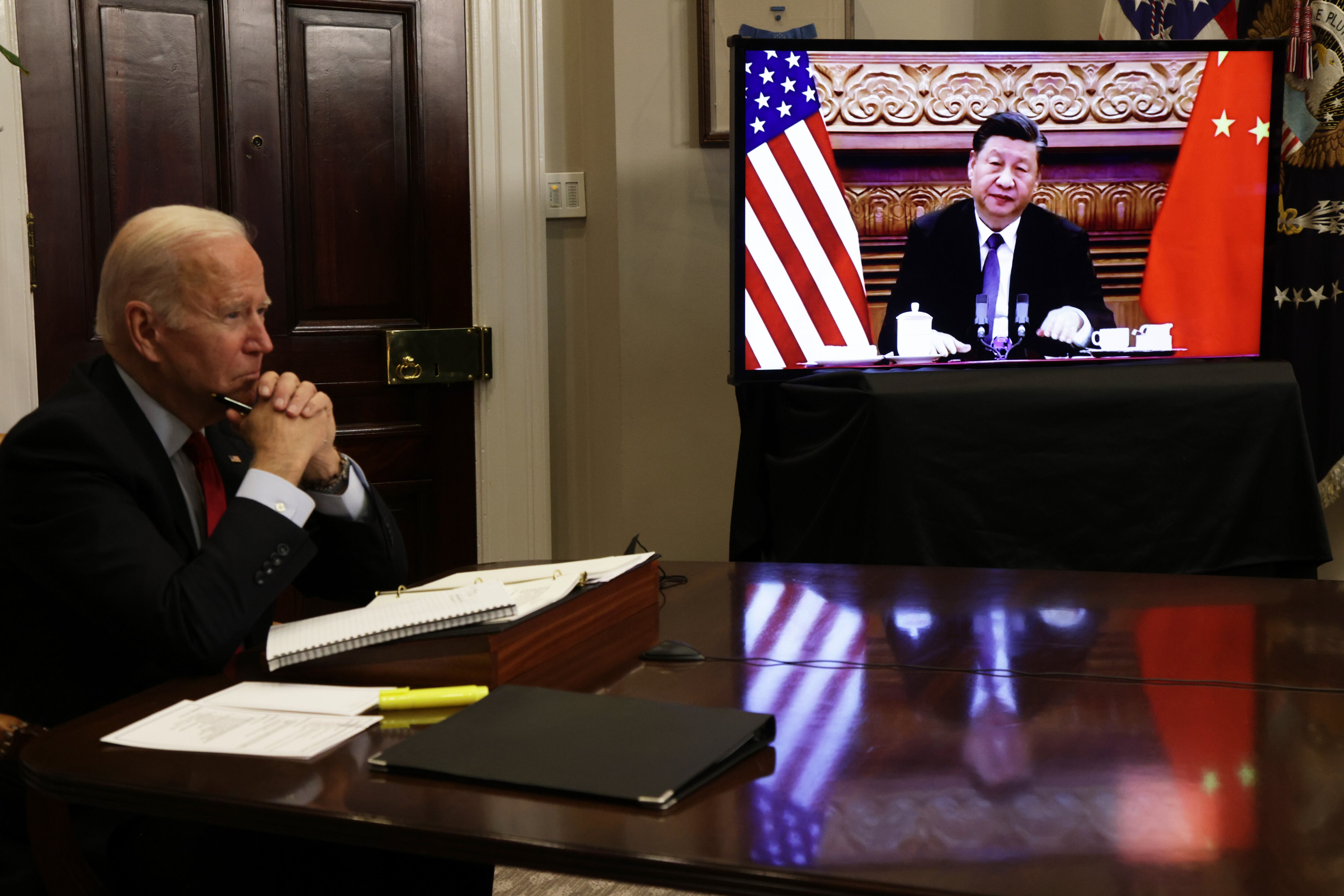 Charla por videoconferencia entre Joe Biden y Xi Jinping en 2021