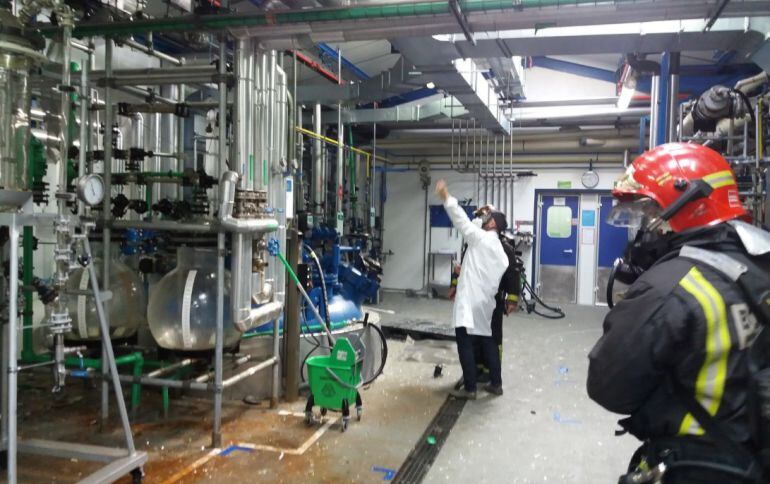 Los bomberos de Valladolid se han desplazado hasta las instalaciones de Crystal Pharma