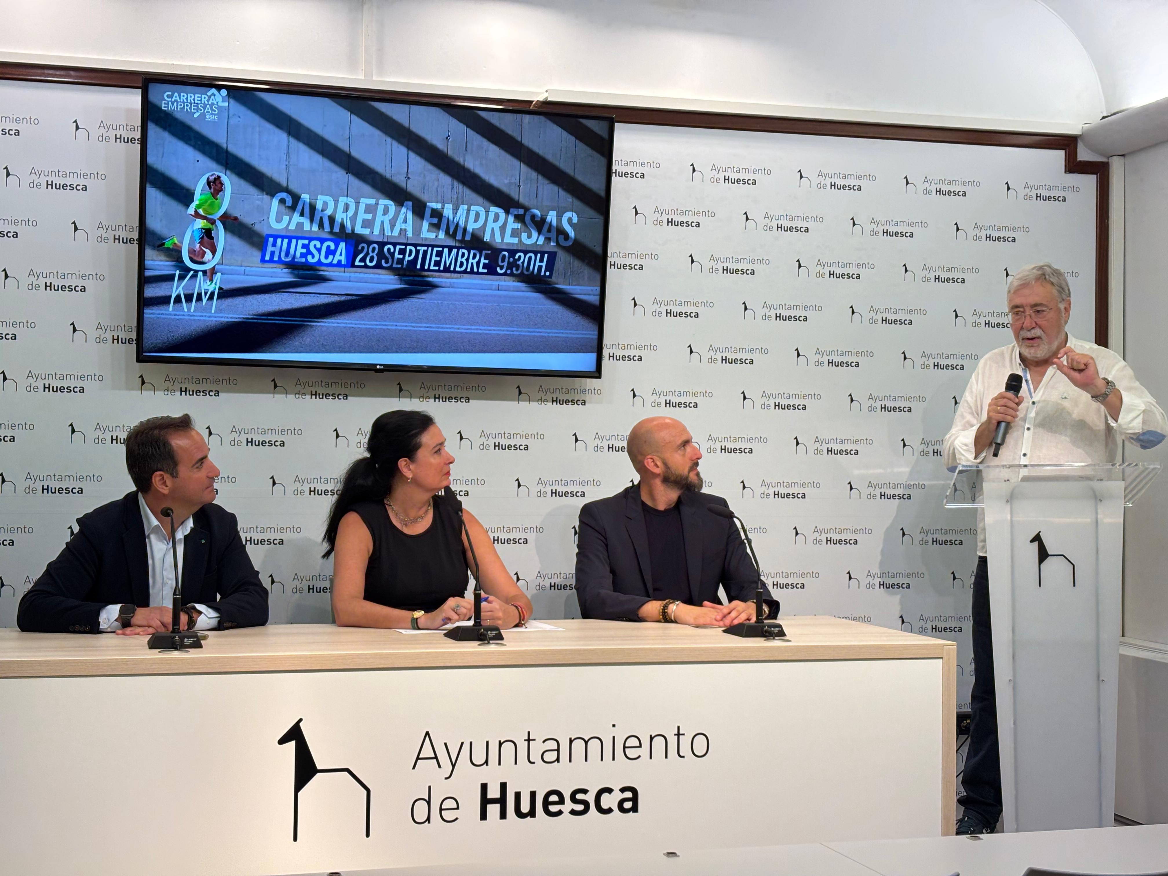 Sangó, Orduna, García Serrano y Dieste en la presentación de la Carrera ESIC