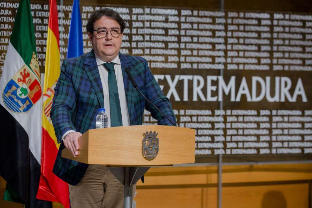 El consejero de sanidad, José María Vergeles