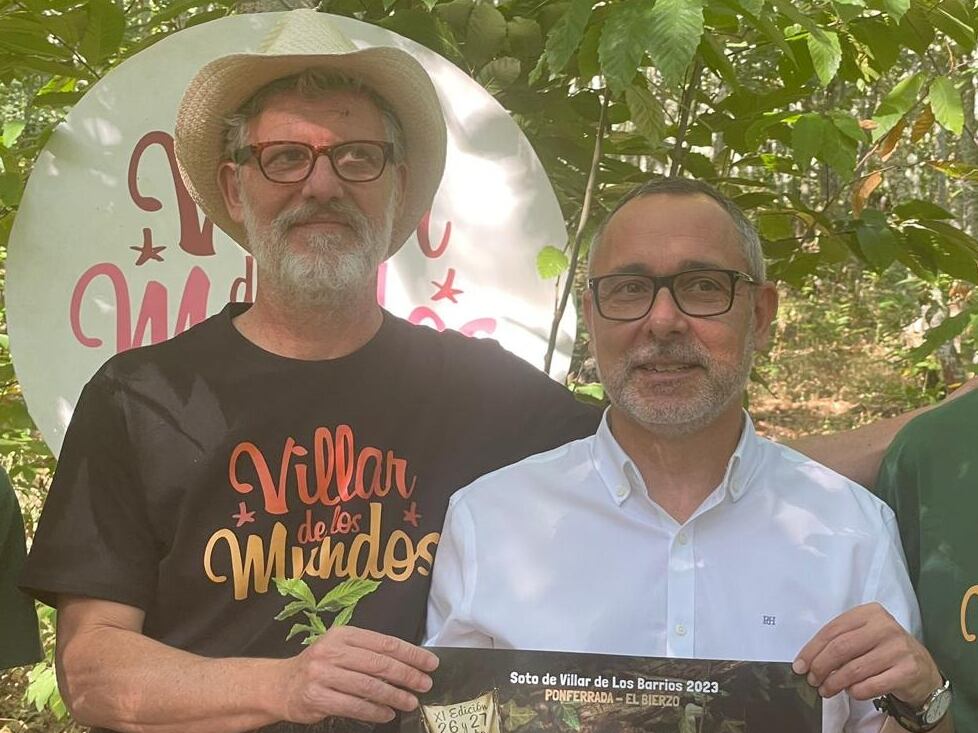 El concejal de Fiestas, Carlos Cortina junto al promotor del festival