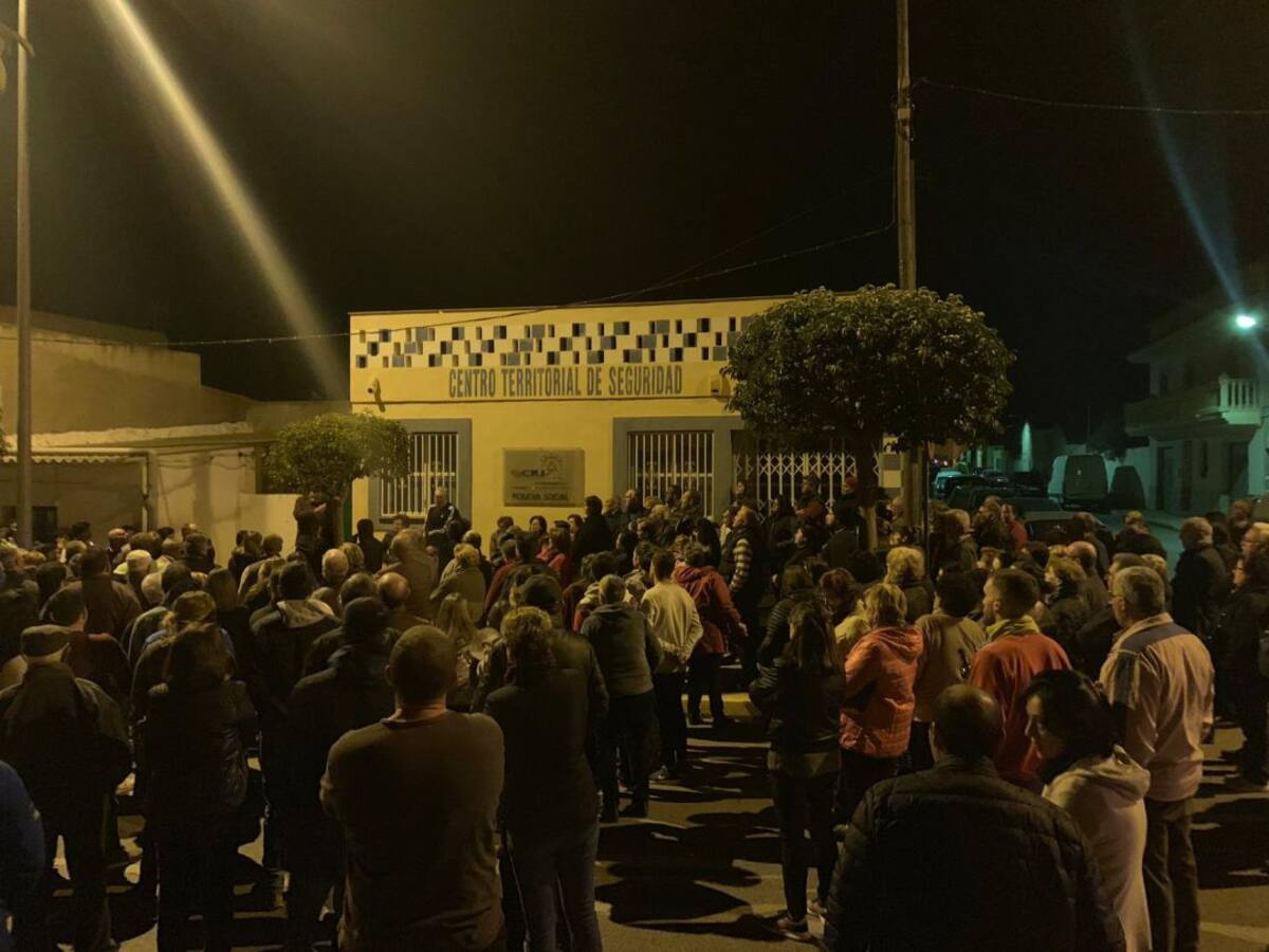 Decenas de personas piden más seguridad en Almendricos