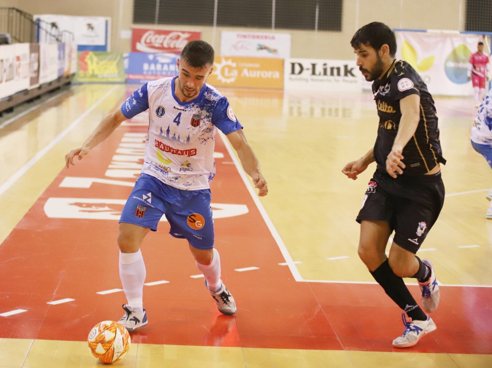 Rubén Orzáez, en una jugada del Sala 10 Zaragoza-O Parrulo (foto: Jorge Vicioso para O Parrulo Ferrol)