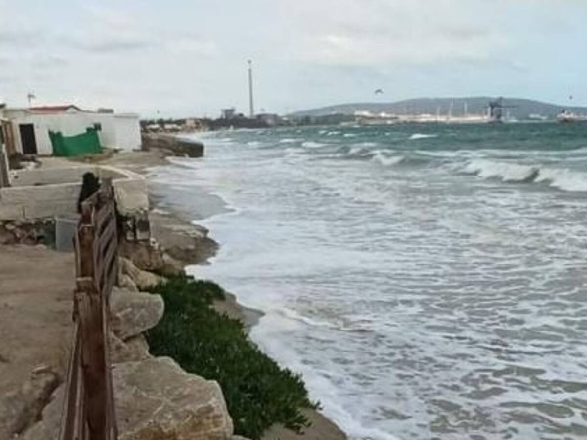 Demandan una solución definitiva para la playa de El Rinconcillo y las Marismas del Palmones