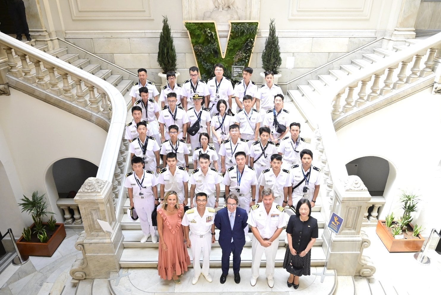 València recibe a la Flota de Entrenamiento del Japón por primera vez en su historia