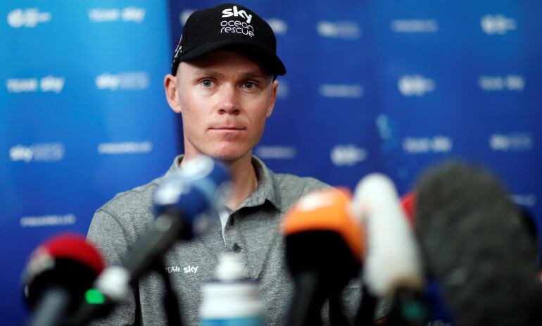 Chris Froome, en una rueda de prensa del equipo Sky.