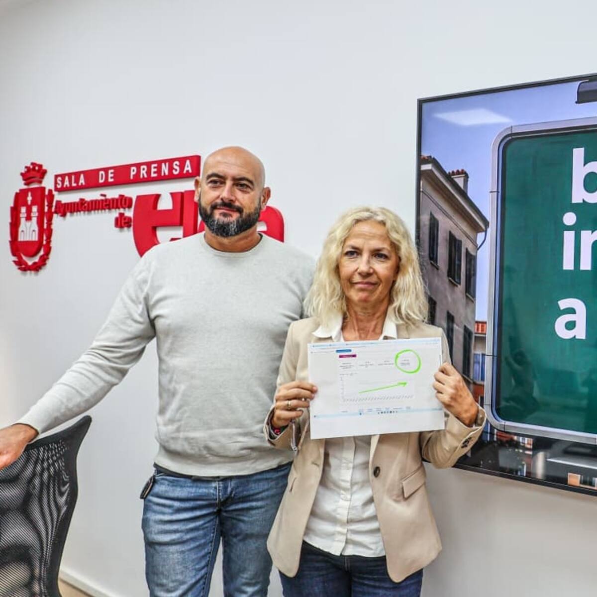Vox Elda defiende rebajar impuestos y controlar la demanda extranjera para abaratar la vivienda