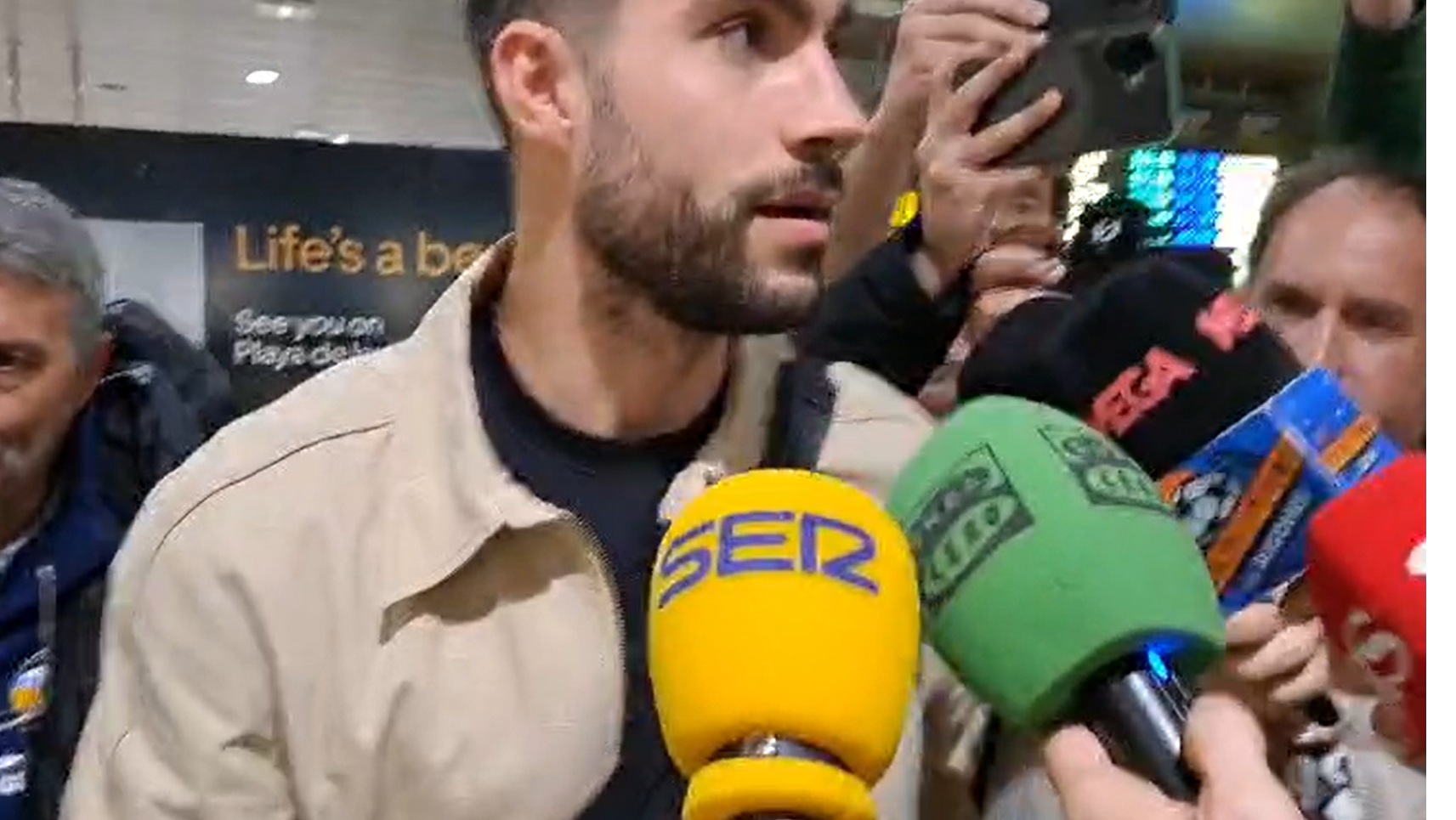 Unai Núñez, a su llegada a Valencia.