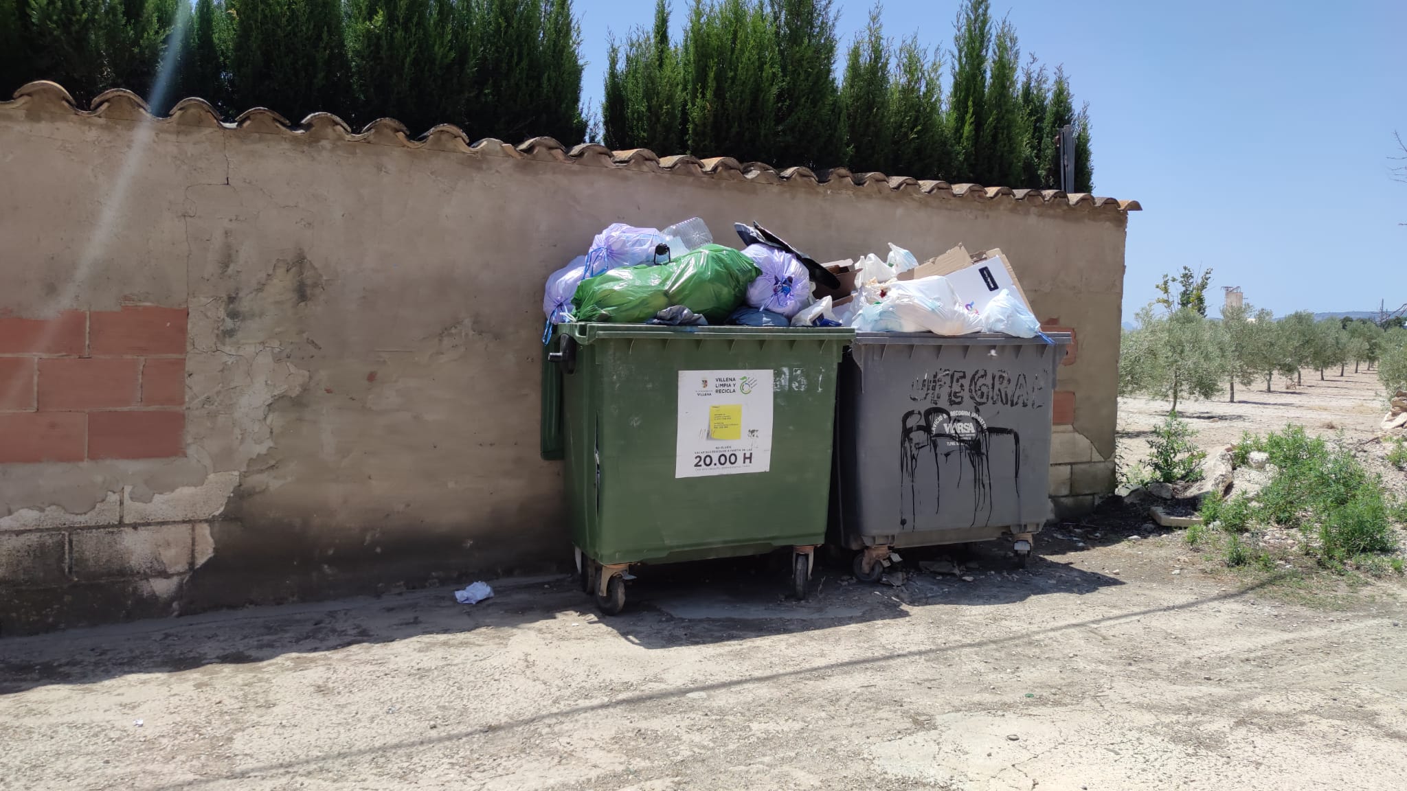 Contenedores en zonas de diseminados en Villena