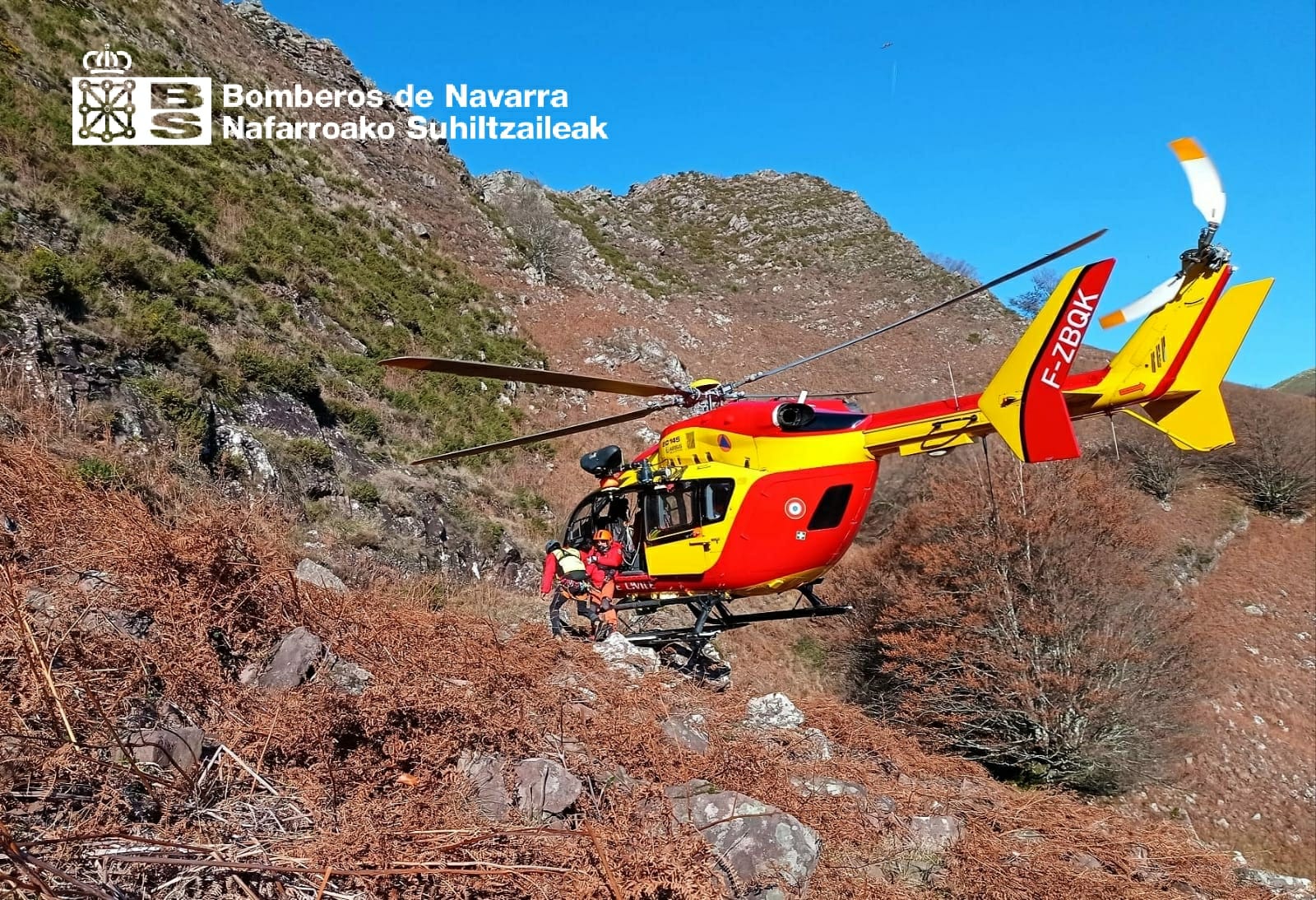 Rescate del cuerpo del montañero fallecido en un monte de Baztán