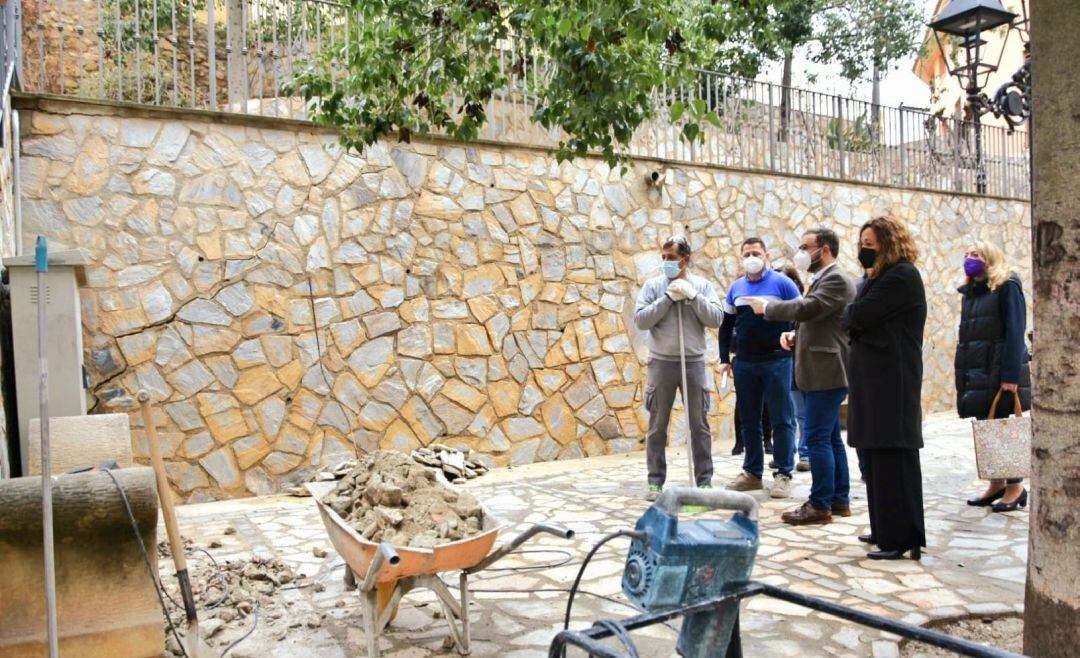 El Ayuntamiento inicia una batería de actuaciones para la recuperación de cuatro plazas situadas en el casco histórico.