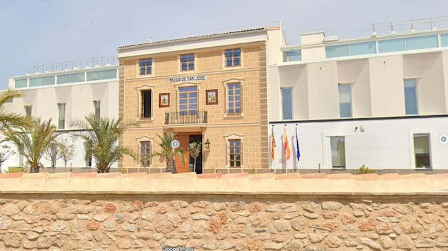 El Ayuntamiento de Monserrat (Valencia) en una imagen reciente