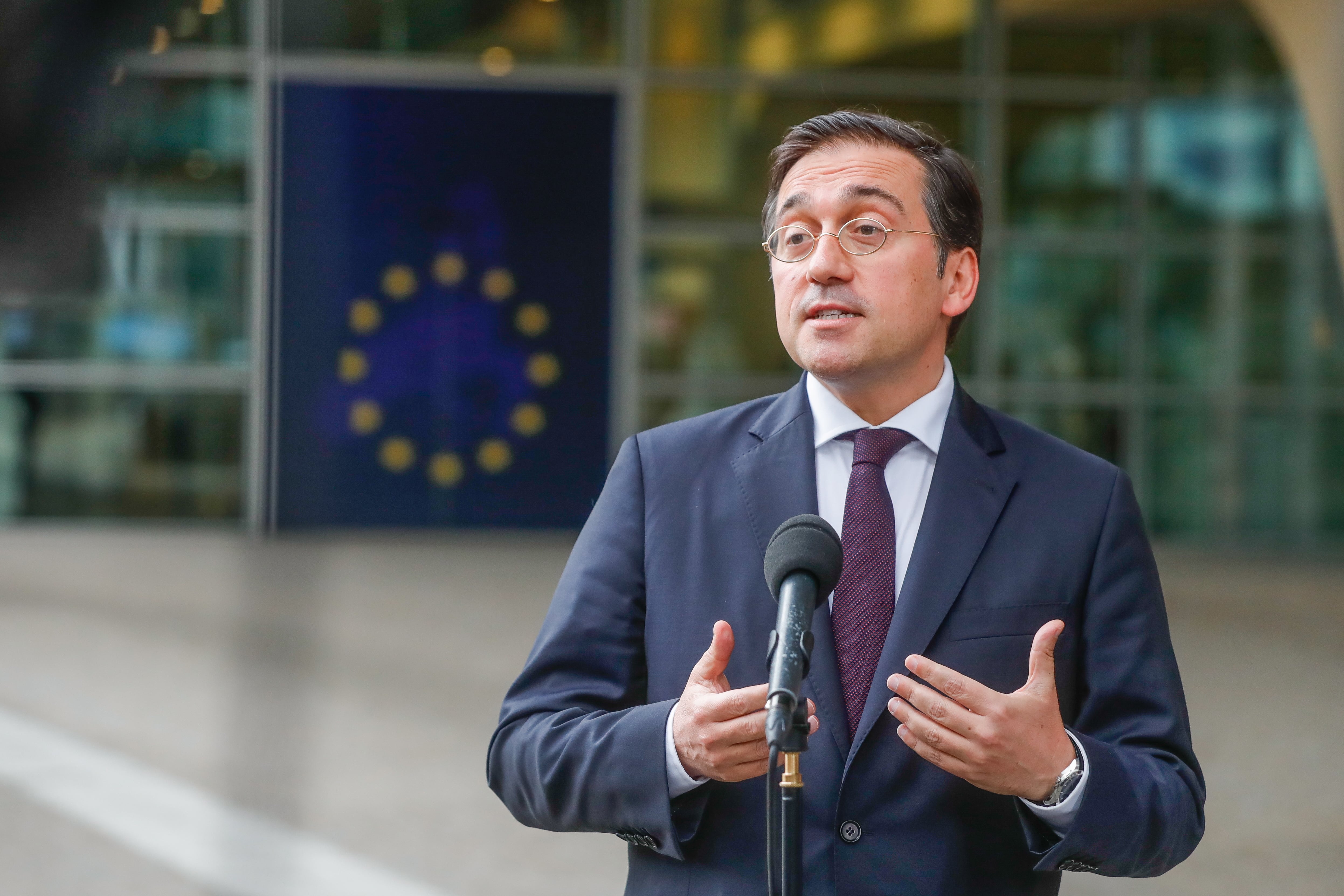 José Manuel Albares en rueda de prensa en Bruselas.