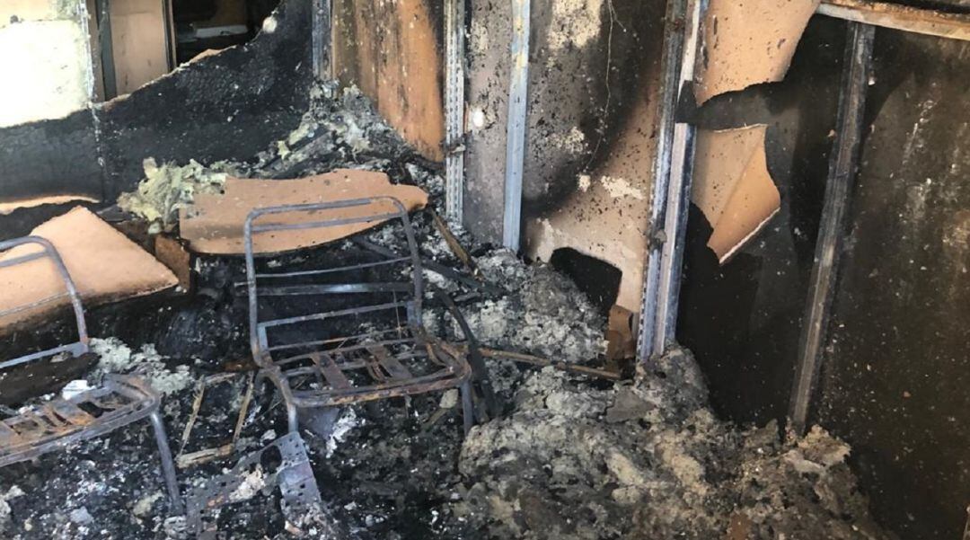 Estado en el que quedaron las dependencias de Onda Jaén después del incendio.