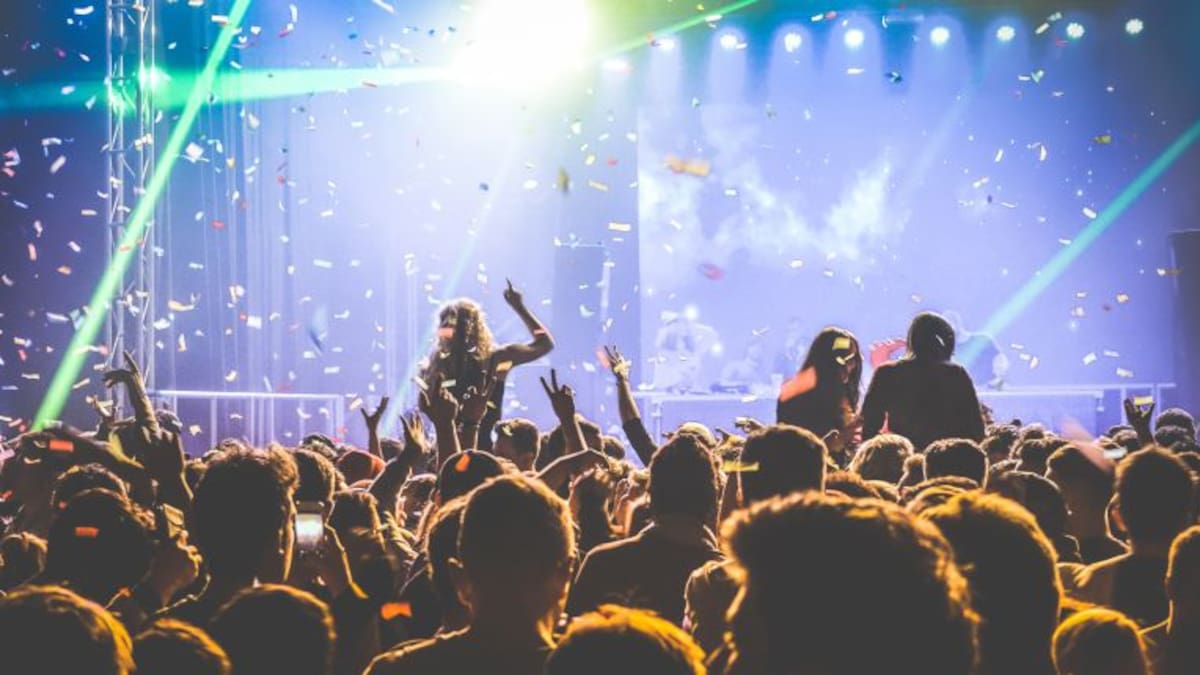 Las agencias de viaje y el ocio nocturno se benefician de la recuperación turística en la Comunitat Valenciana