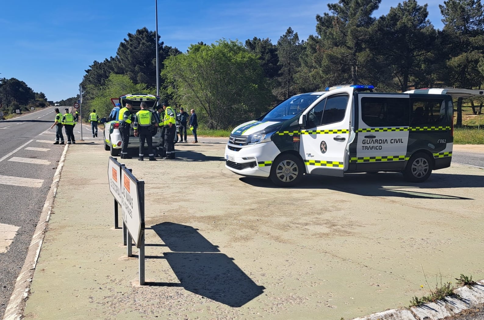 Control de tráfico en una carretera frecuentada por motoristas en Ávila