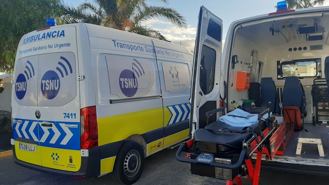 Ambulancias en el hospital doctor José Molina Orosa de Arrecife.