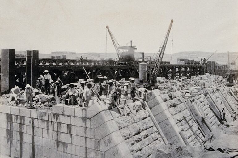 Construcción de la presa de Asuán, en Egipto