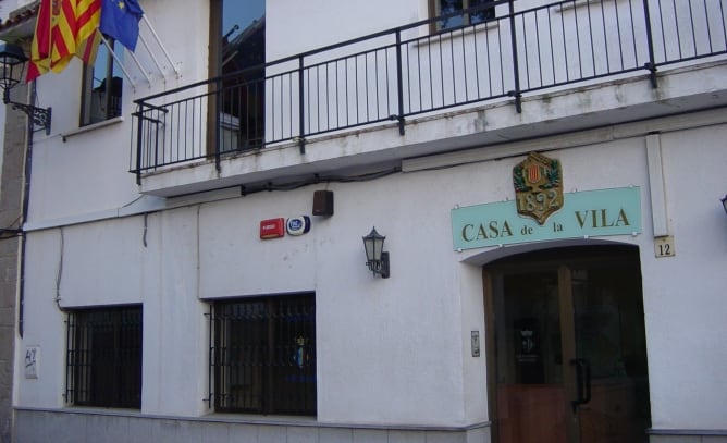Façana de Casa de la Vila de Cunit