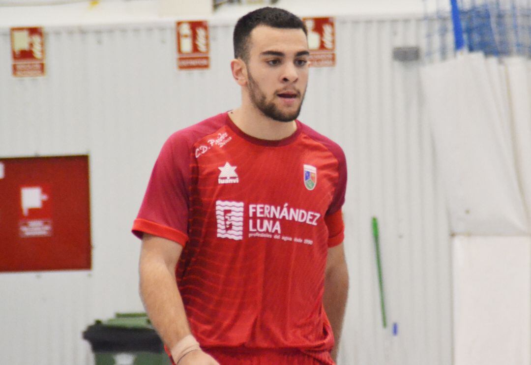 Isaac Walthon autor de 2 goles para el Paidos.