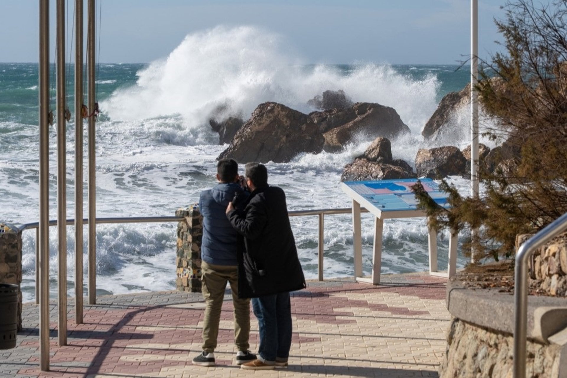 Recomiendan suspender los recreos al aire libre por el temporal