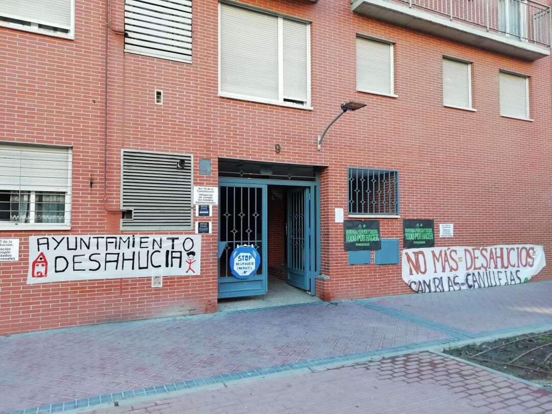 Imagen de la vivienda de la calle Oligisto en el barrio de San Fermín donde estaba previsto el desahucio de Ester. 