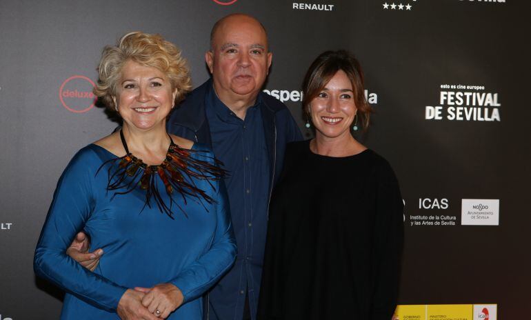 Esther Carcia, Agustin Almodovar y Lola Dueñas, en el Festival de Cine de Sevilla.