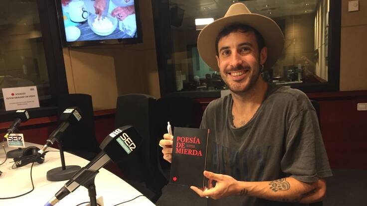 Titilamel, poesia de merda