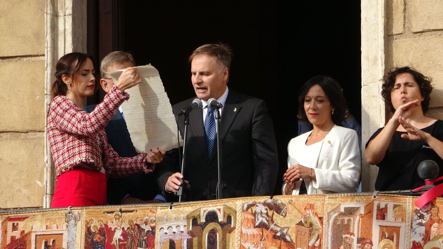 Un instante de la lectura del Privilegi por parte de Rafael Pascual