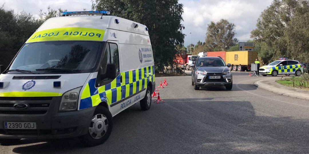 Control de la Policía en La Menacha.