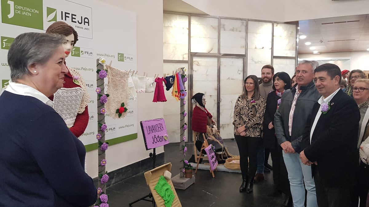 Nueva iniciativa de las mujeres del colectivo ‘Enganchadas de un hilo’ 2024 de Sierra Mágina con el proyecto ‘Manos de Mujer’