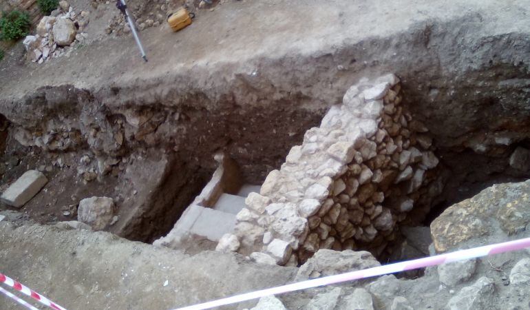 Noves graderies trobades al carrer Ferrers. 