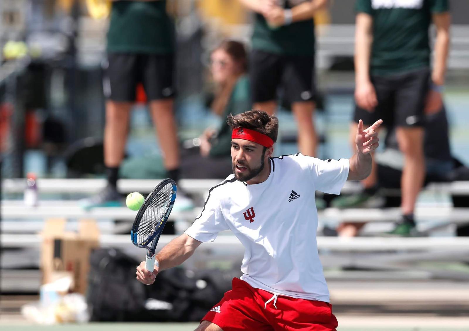 Antonio en su época de tenista