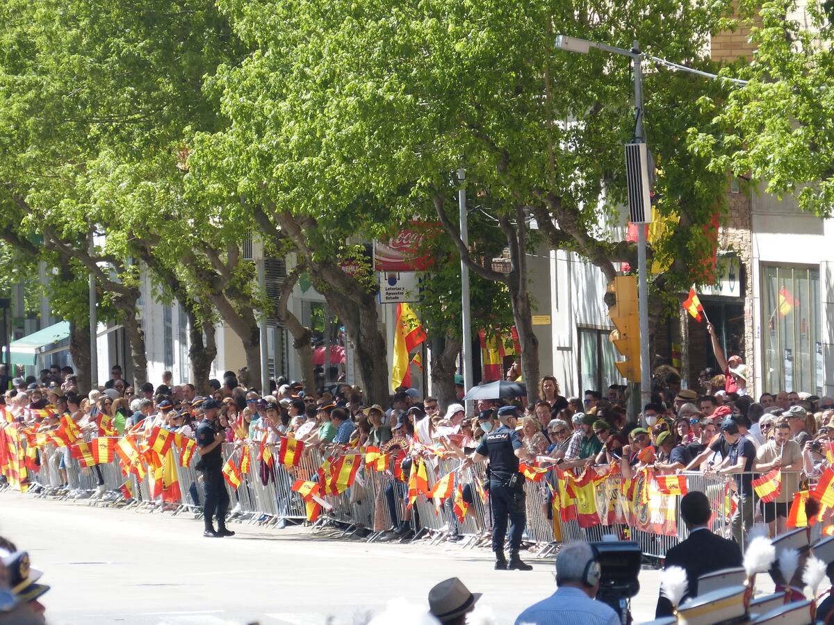 Los Reyes felicitan a Huesca por la organización y "exquisito comportamiento de los ciudadanos" el Día de las Fuerzas Armadas