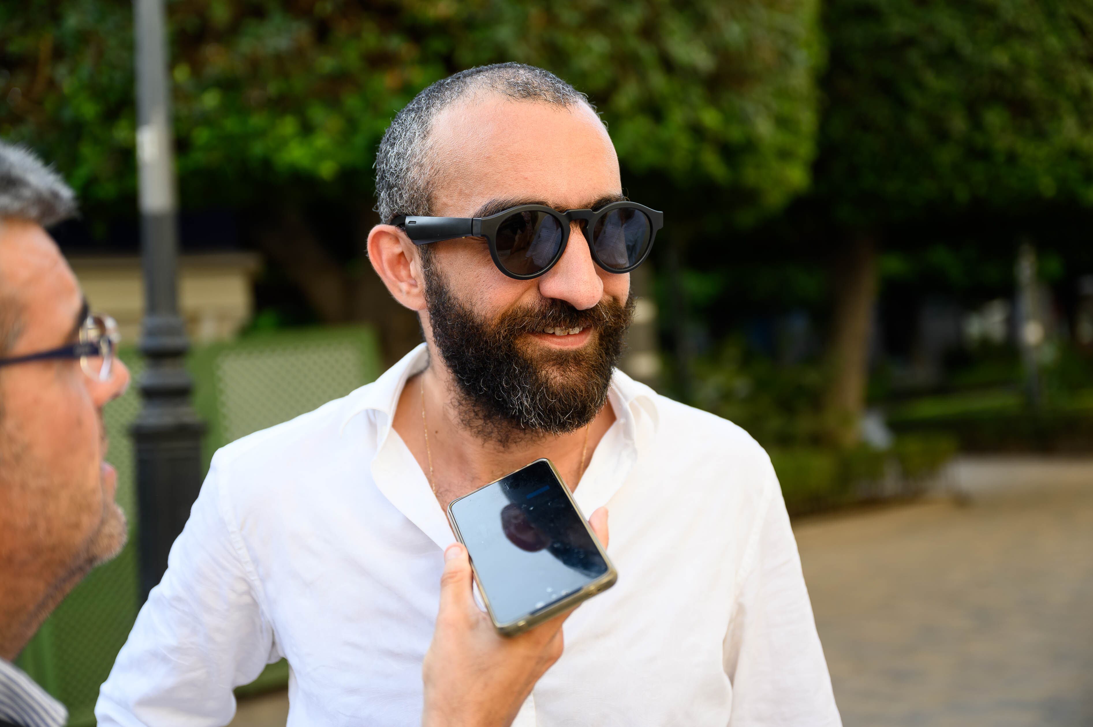 Mohamed El Assy con LA VOZ y Cadena SER.