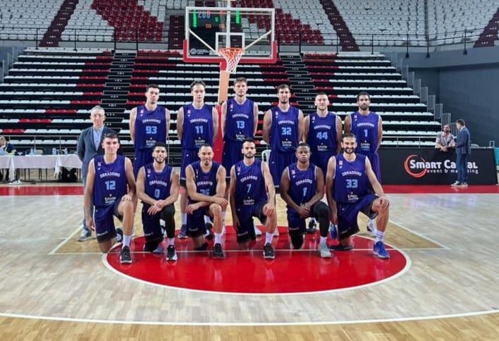 Equipo del Obradoiro que debutó en la BCL ganando al Mornar Bar