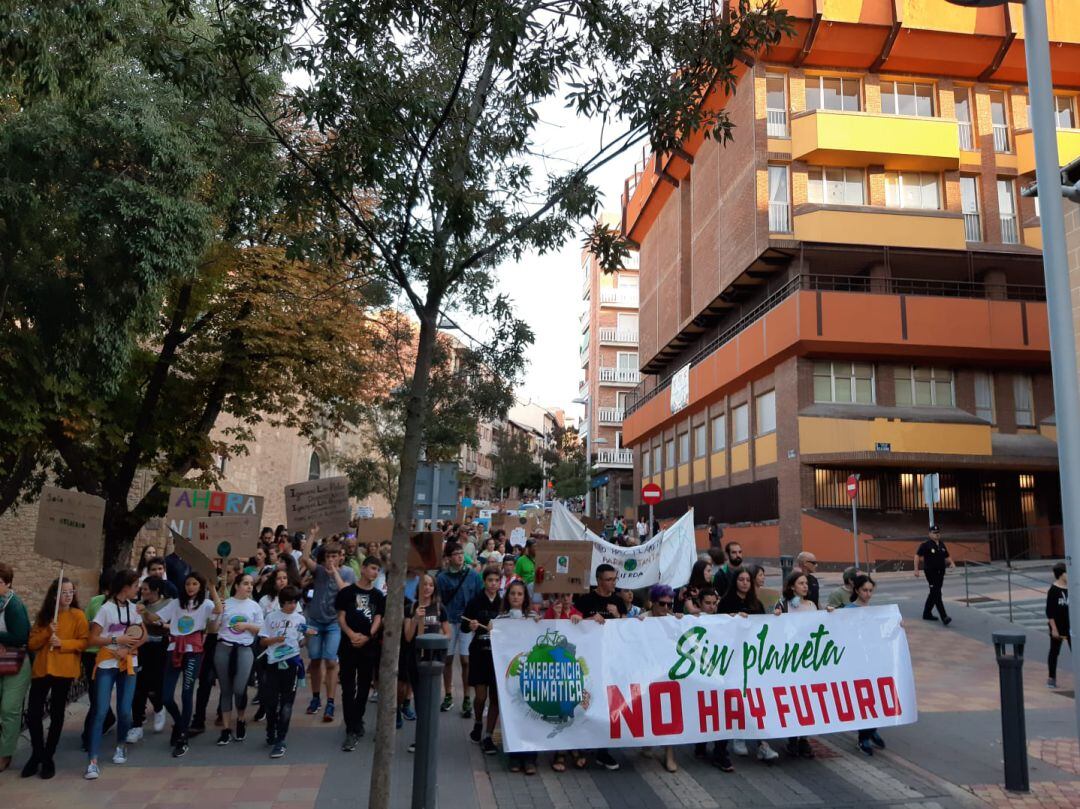 Manifestación por el clima a su paso por la calle José Zorrilla
