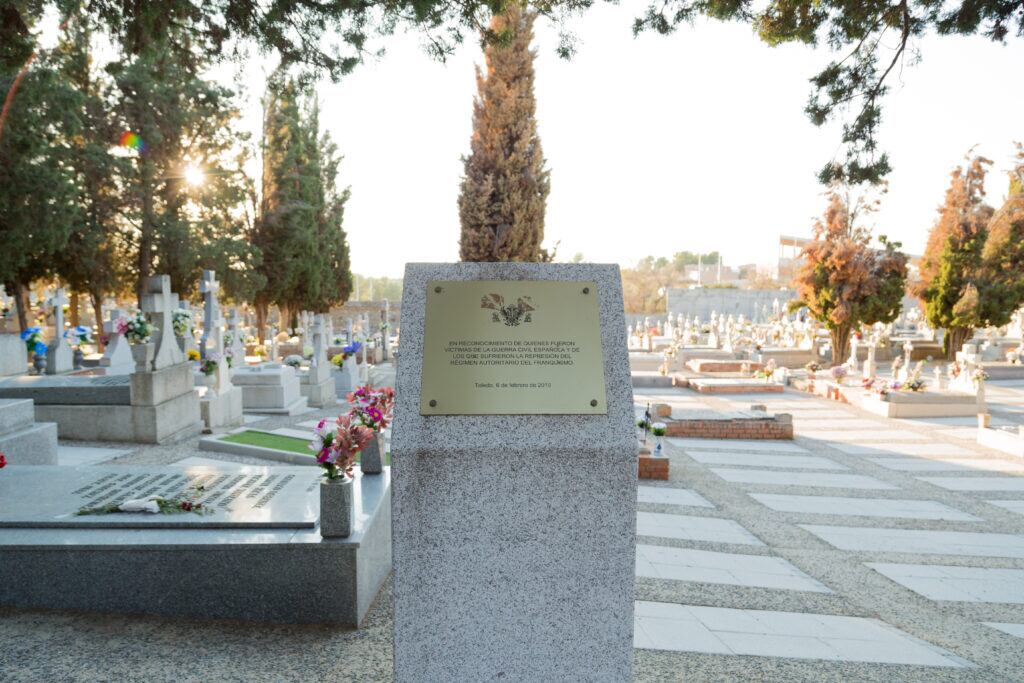 Desde la asociación continúan para conocer la historia de los/as represaliados/as en las fosas comunes. Foto de un cementerio de Toledo, proporcionada por la Asociación Manuel Azaña.