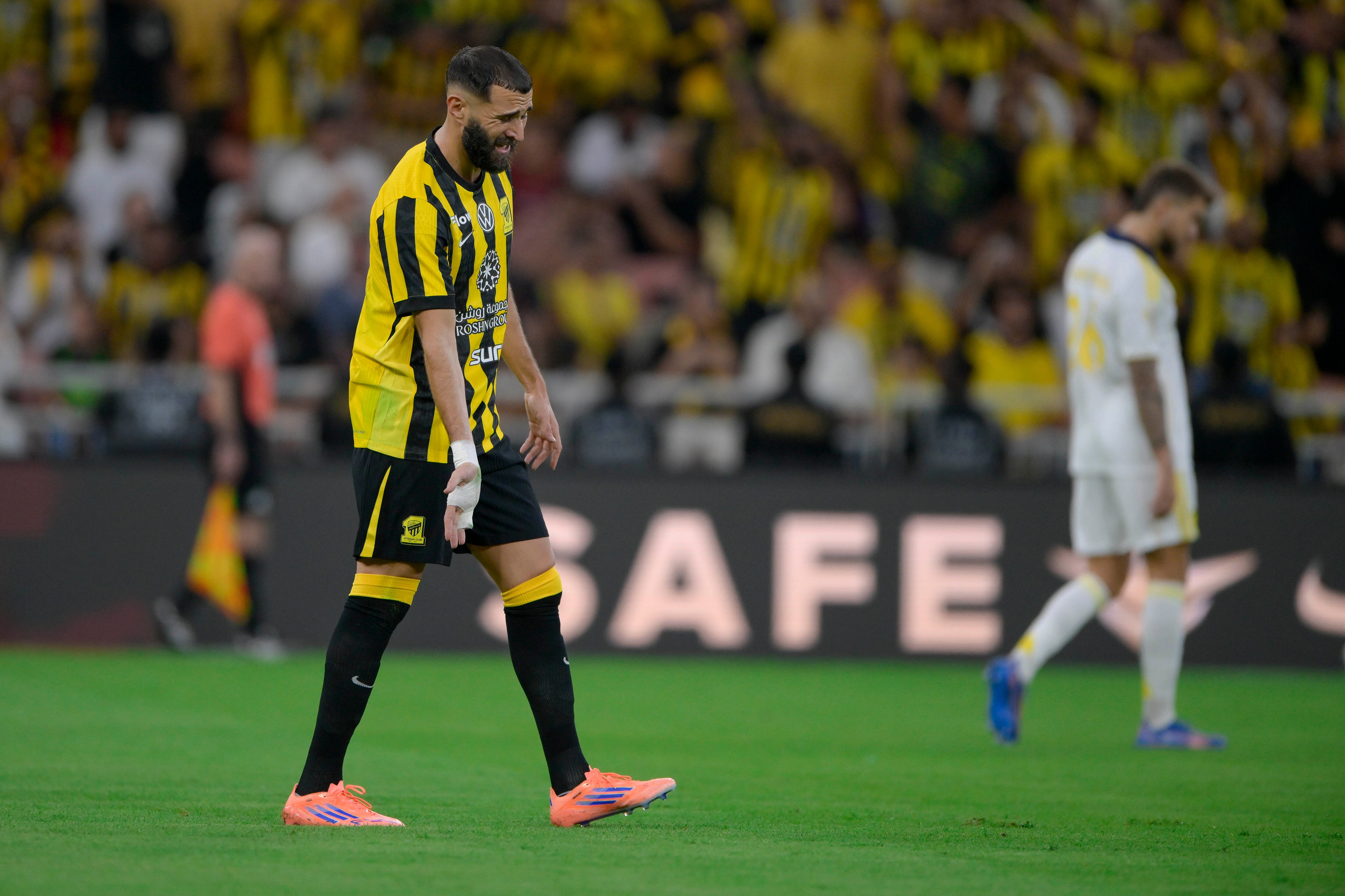 Benzema durante un encuentro con Al Ittihad