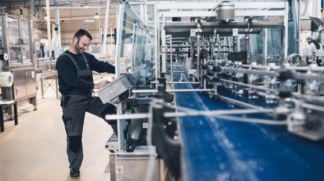 Un trabajador de la industria